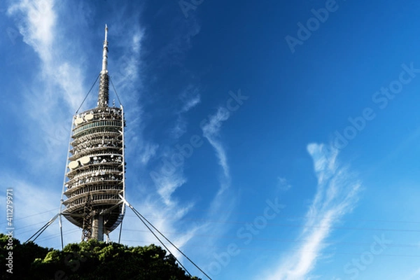 Obraz Telecommunication antenna in the blue sky