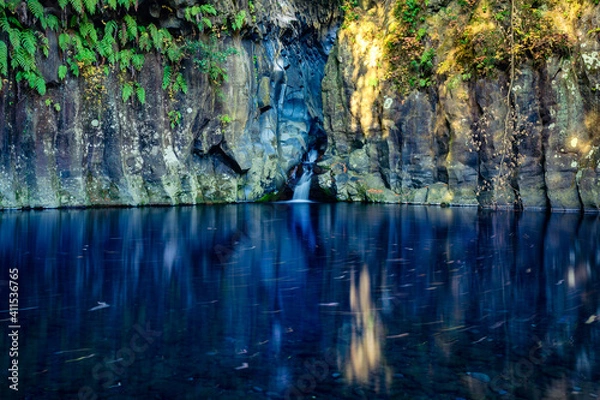 Fototapeta 柱状節理リフレクション