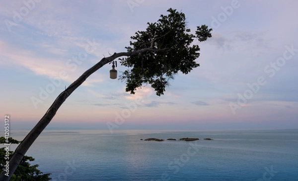 Obraz The atmosphere of the sea is calm and beautiful in the morning when the sun rises, making it look like heaven.