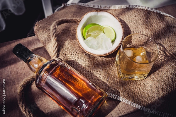 Fototapeta piatsy vintage rum in the hold of coral