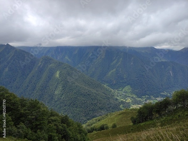Fototapeta Montagnes alignées