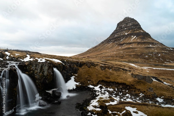 Obraz waterfall in winter