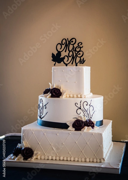 Obraz Elegant Three tier wedding cake