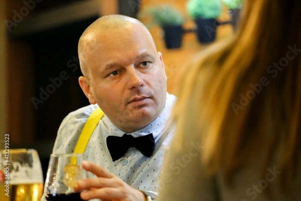 Obraz Bold guy talking