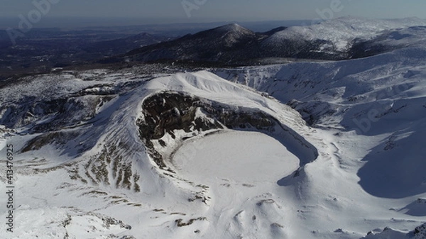 Fototapeta 雪の蔵王お釜 空撮
