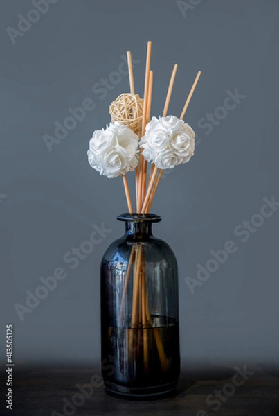 Fototapeta 하얀 장미 컨셉의 디퓨저 방향제