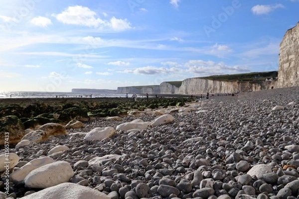 Fototapeta view from the beach of the cliffs, seashore in Kent, England