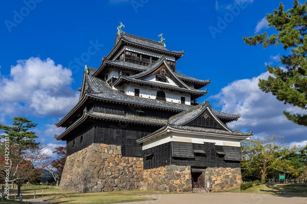 Fototapeta 晴天の国宝松江城天守閣　島根県松江市