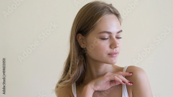 Obraz People, beauty and lifestyle concept. Shot of attractive sensual woman with wide smile