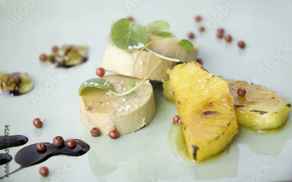 Obraz foie gras with pineapple