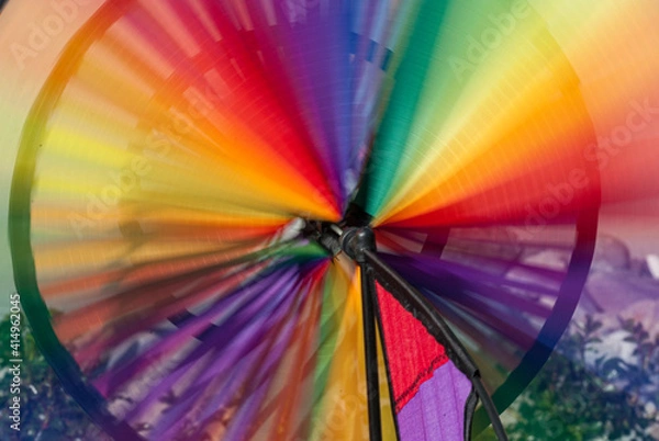 Obraz Buntes Windrad rotierend