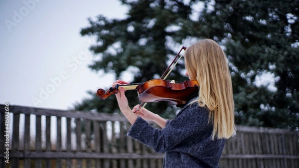 Obraz person with a christmas tree