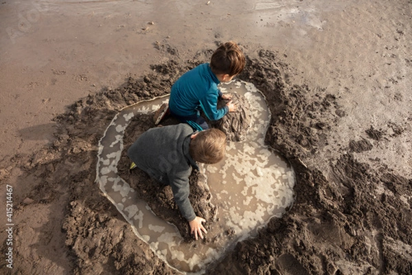 Obraz kids playing with mud 
