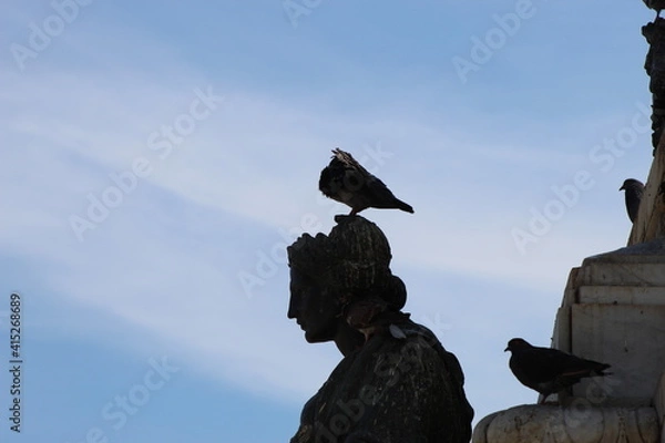 Obraz monument and sky
