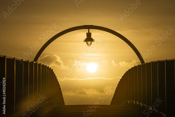 Fototapeta Sunset Through The Arch