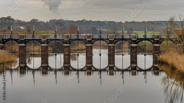 Fototapeta Sluice Reflection