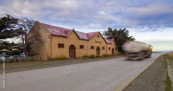 Fototapeta Building of the abandoned sheep farm Estancia San Gregorio in Patagonia from the end of the 19th century