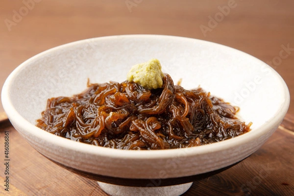 Fototapeta 生もずくのおめんつゆがけ