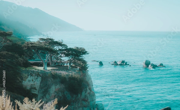 Fototapeta House on a cliff