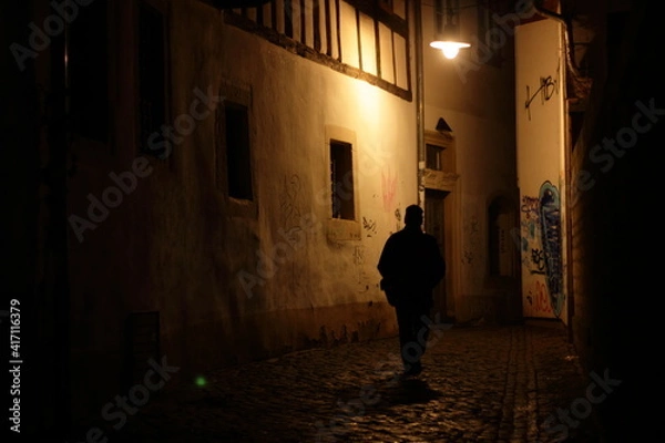 Fototapeta 冬のドイツの田舎街歩き。路地裏と灯り