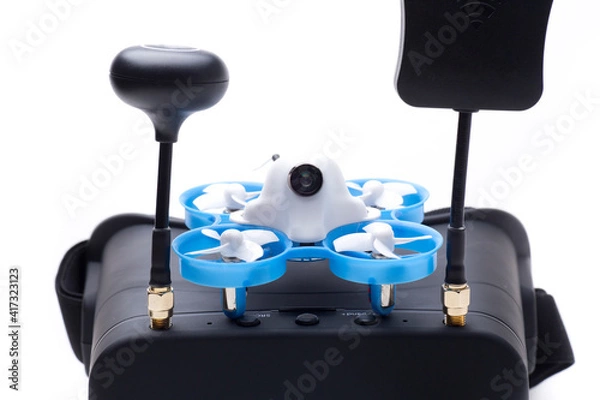 Obraz micro drone and fpv glasses