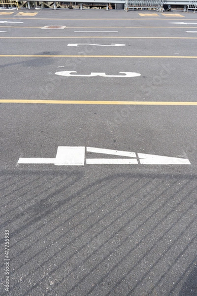 Obraz numbers in pavement