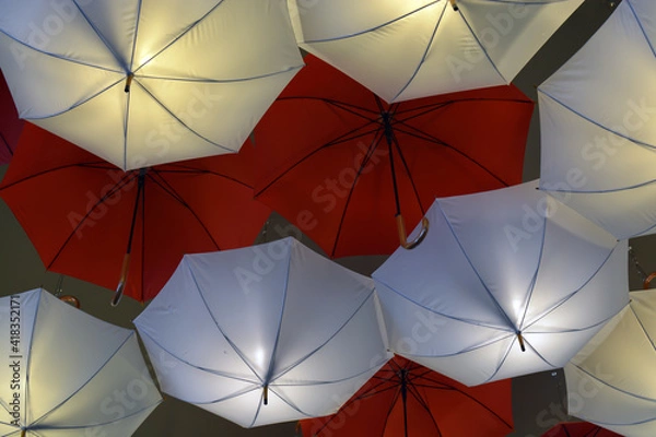 Obraz red and yellow umbrella