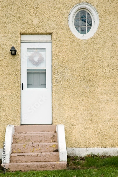 Obraz Narrow Doorway, Round Window