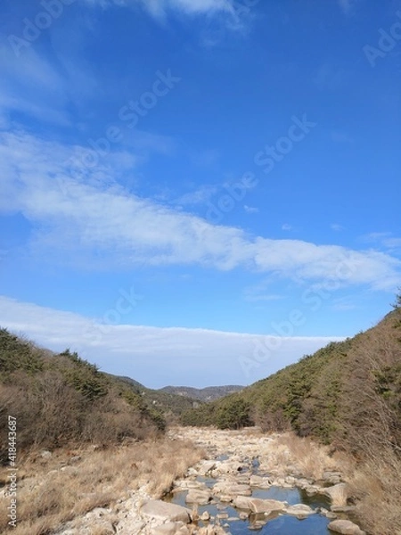 Obraz 푸른하늘위에 일자 구름