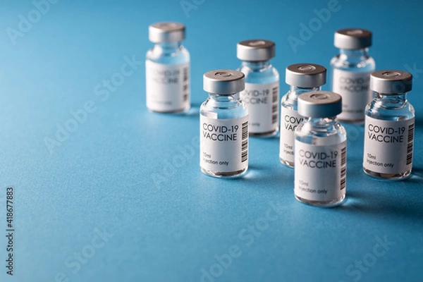 Fototapeta たくさんのコロナワクチン
