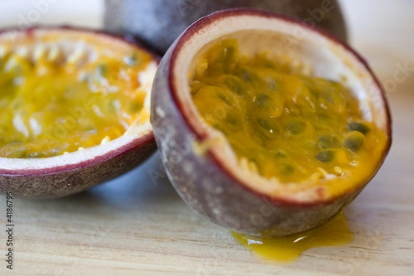 Obraz Passionfruit on a chopping block