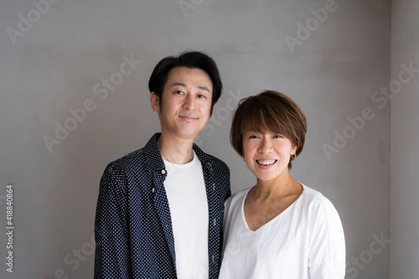 Obraz 笑顔の日本人ミドル夫婦