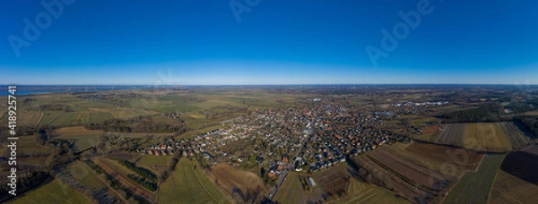 Fototapeta Luftaufnahme von Holm an der Elbe bei Hamburg, Schleswig Holstein, Deutschland