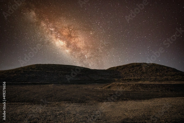 Fototapeta 星明りを背景に美しい古墳の夜景