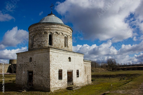 Obraz Church of the Assumption of the Blessed Virgin Mary in Ivangorod. Ivangorod Fortress Museum - the first Russian fortress in Russia.
