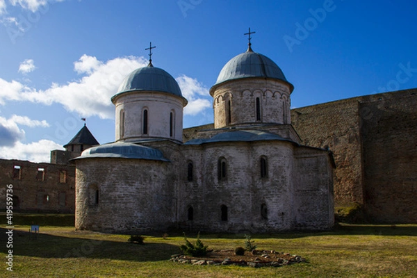 Obraz Church of the Assumption of the Blessed Virgin Mary in Ivangorod. Ivangorod Fortress Museum - the first Russian fortress in Russia.
