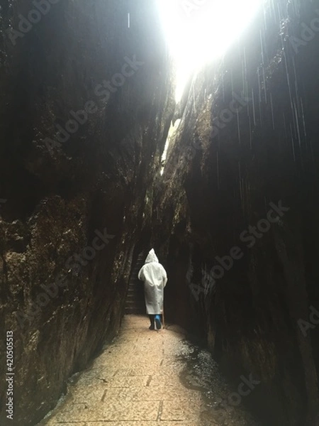 Fototapeta China Mount HuangShan - April, 2015: Natural scenery, sunsets, peculiarly-shaped granite peaks, Huangshan pine trees and views of the clouds from above. Photo taken in Yellow Mountain (UNESCO).