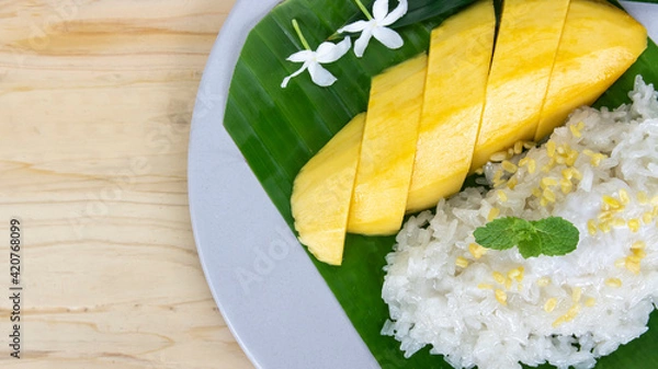 Fototapeta Thai dessert,mango with sticky rice