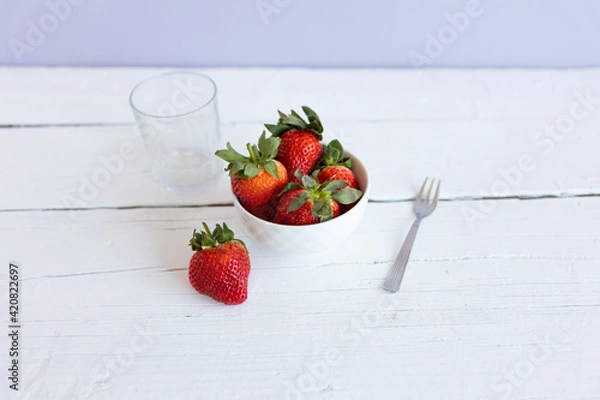 Obraz bowl with strawberries