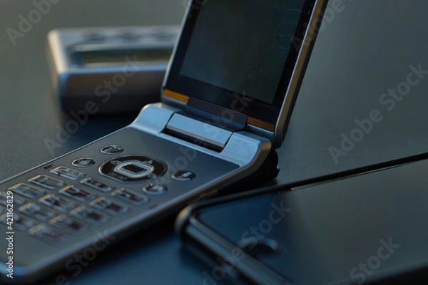 Obraz ポケベルとガラケーとスマホ