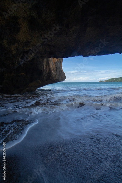 Fototapeta waves and rocks