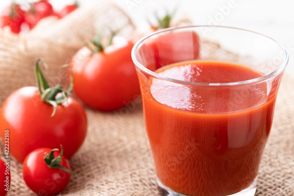 Fototapeta フレッシュなトマトジュースのイメージ写真