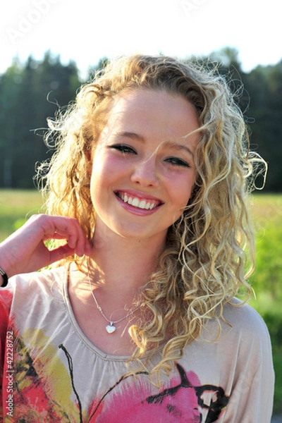 Obraz wesoła dziewczyna