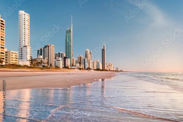 Obraz Early morning, Surfers Paradise Beach. This popular beach is on the Gold Coast, Queensland, Australia and is popular with tourists and locals alike.
