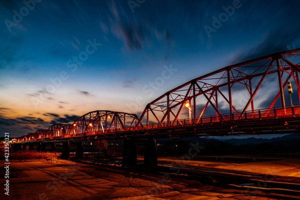 Obraz 四万十川に掛かる赤鉄橋