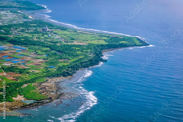 Fototapeta 荒崎（最南端）や喜屋武岬など沖縄本島南端部を空撮