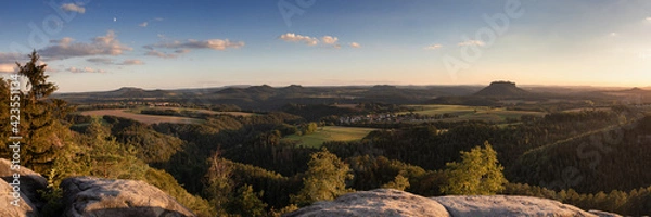 Fototapeta View of the Elbe Sanstone mountain range with table mountains