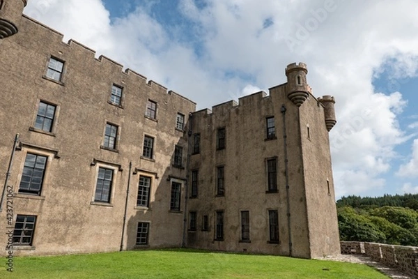 Obraz Perspective view of Dunvegan Castle at Isle of Skye, Scotland without tourists