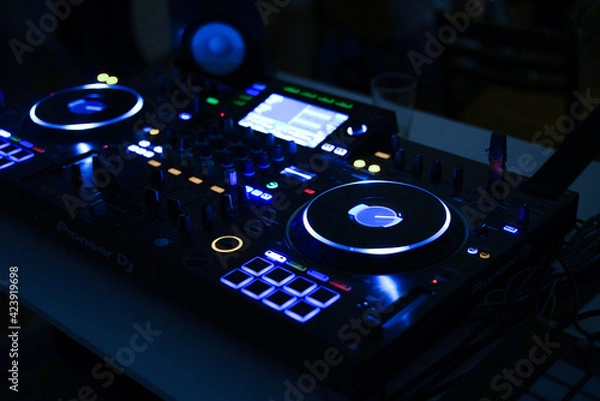 Fototapeta dj at work