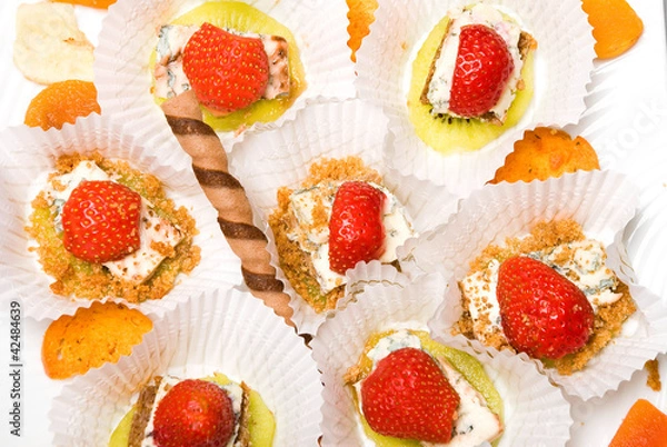 Obraz Strawberry cupcakes  3